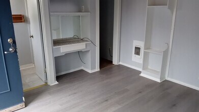 430 S Holladay Dr, Unit 1 in Seaside, OR - Foto de edificio - Building Photo