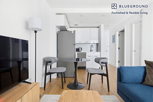 230 E 44th St in New York, NY - Foto de edificio - Building Photo