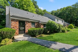 177 Heritage Hills, Unit A in Somers, NY - Building Photo