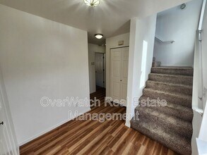 705 Pearl Dr in Anchorage, AK - Building Photo - Building Photo