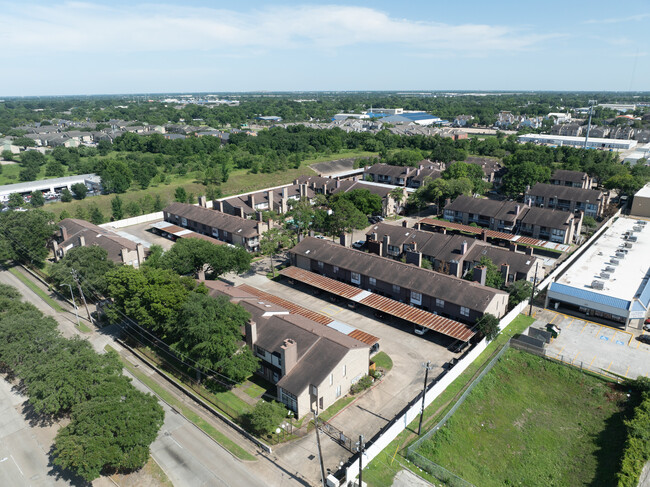 Fondren Crossing in Houston, TX - Building Photo - Building Photo