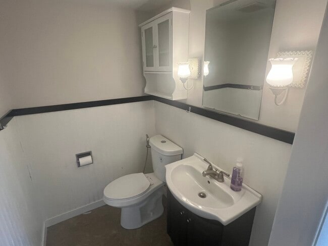 204 Basswood Dr in Naperville, IL - Building Photo - Building Photo