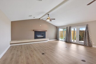 315 Comet in Lakeway, TX - Building Photo - Building Photo
