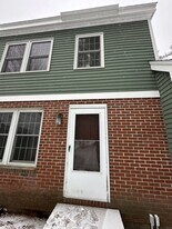 1 Colburn Dr in Orono, ME - Building Photo