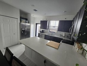 518 SW 19th Way in Fort Lauderdale, FL - Building Photo - Building Photo