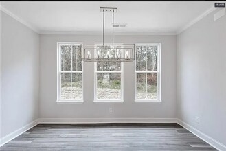 547 Hardy Dr in Acworth, GA - Building Photo - Building Photo