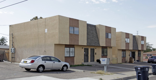 2100 High St SE in Albuquerque, NM - Building Photo - Building Photo