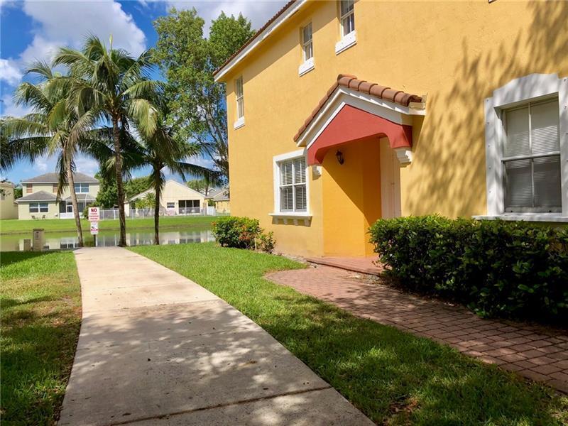 2208 Shoma Dr in West Palm Beach, FL - Building Photo