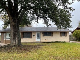3105 Donald Dr in Bossier City, LA - Building Photo