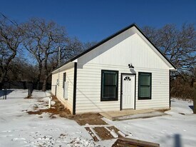 175 Finn Ln in Eastland, TX - Building Photo