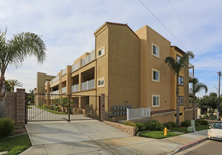 Summit Village in Oceanside, CA - Building Photo - Building Photo