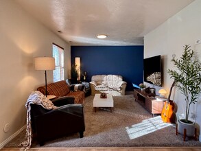 408 Spring Ln in Logan, UT - Building Photo - Building Photo