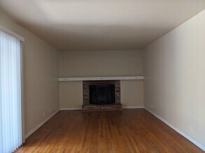 1325 Canterbury Dr in Fairfield, CA - Building Photo - Building Photo