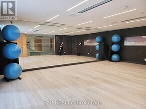 101 Erskine Ave in Toronto, ON - Building Photo - Building Photo