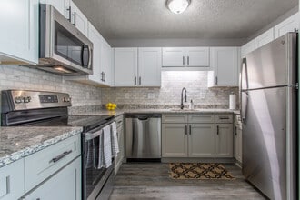 Augusta Square in Fairfield, OH - Foto de edificio - Interior Photo