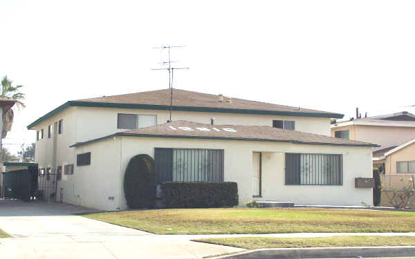 12616 Doty Ave in Hawthorne, CA - Building Photo - Building Photo