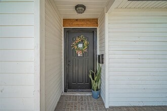 1308 W Dumble St in Alvin, TX - Building Photo - Building Photo