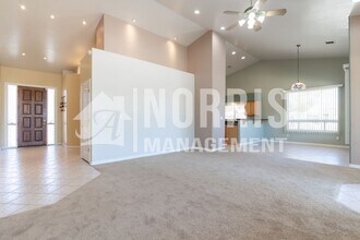 946 W Torrey Pines Blvd in Casa Grande, AZ - Building Photo - Building Photo