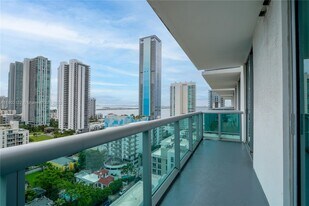 333 NE 24th St in Miami, FL - Building Photo