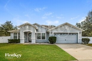 741 Martin Lakes Dr E in Jacksonville, FL - Building Photo