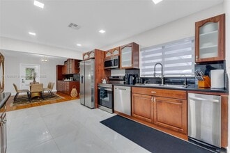 7900 SW 97th Ter in Miami, FL - Building Photo - Building Photo