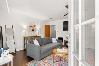 3005 Menchaca Rd in Austin, TX - Building Photo - Building Photo