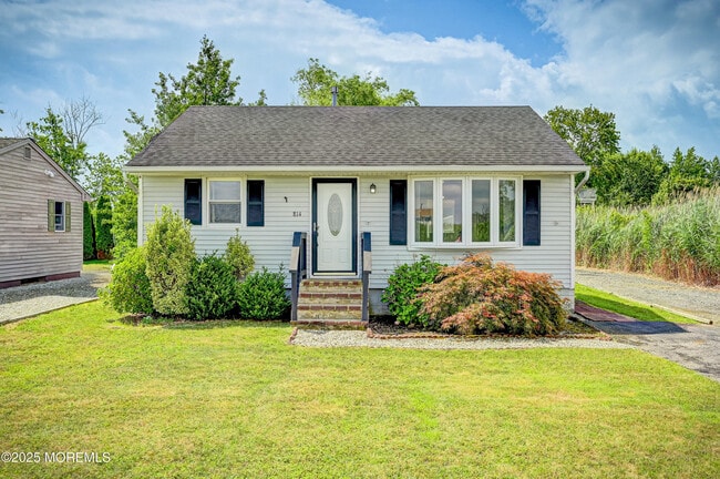814 Bay Blvd in Berkeley Township, NJ - Foto de edificio - Building Photo