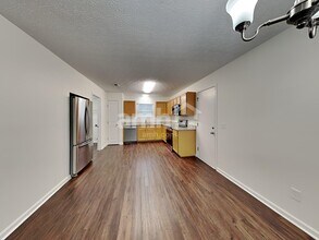 1395 Ithaca Dr in Columbus, OH - Foto de edificio - Building Photo