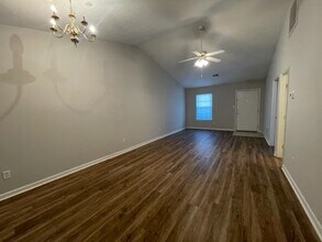 504 Edgecliff Ln in Evans, GA - Building Photo - Building Photo