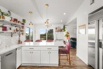 131 W Avenida Cordoba in San Clemente, CA - Building Photo - Building Photo