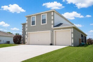 6136 NW Gaylord Terrace in Port St. Lucie, FL - Building Photo
