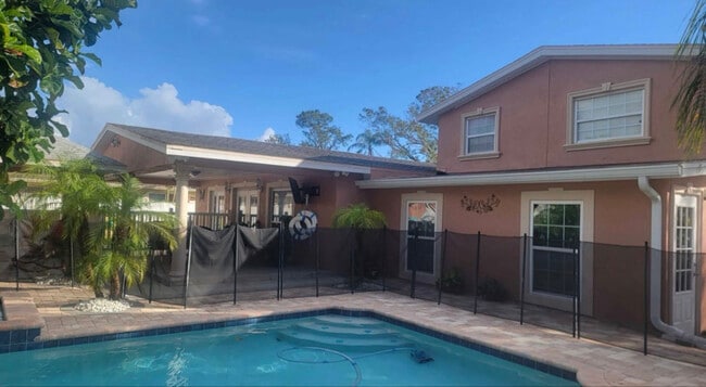 7721 W Hiawatha St in Tampa, FL - Foto de edificio - Building Photo