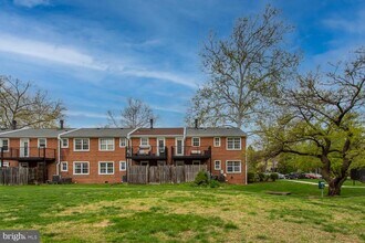 2707 S Walter Reed Dr in Arlington, VA - Building Photo - Building Photo