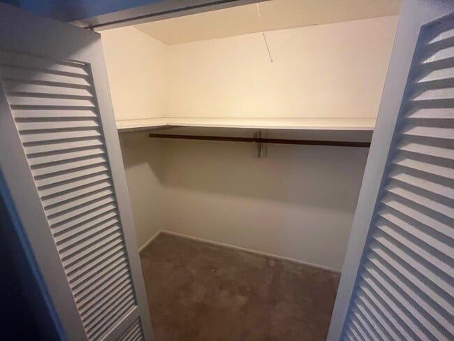 3822 Country Club Rd, Unit Condo-i in Winston-Salem, NC - Building Photo - Building Photo