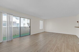 1422 Rock Glen Ave in Glendale, CA - Building Photo - Building Photo