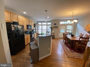 8143 Skelton Cir in Falls Church, VA - Building Photo - Building Photo