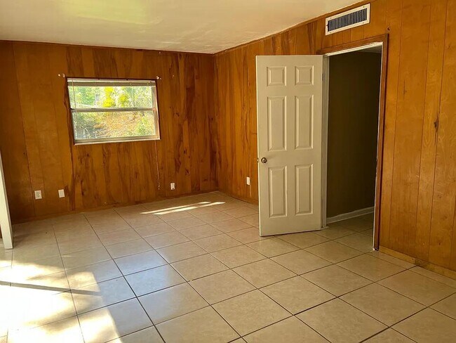 3515 NW 8th Ave in Gainesville, FL - Building Photo - Building Photo