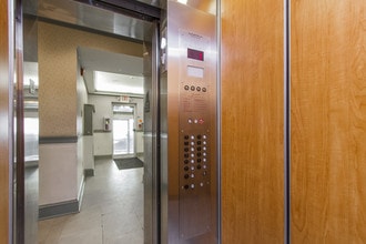 Juniper Place in Philadelphia, PA - Foto de edificio - Building Photo