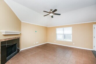 1025 McKavett Dr in Burleson, TX - Building Photo - Building Photo
