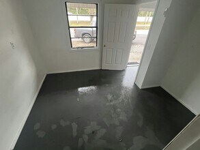 14035 W River Rd in Inglis, FL - Building Photo - Building Photo