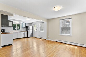 328 Alma Dr in Fairfield, CT - Foto de edificio - Building Photo