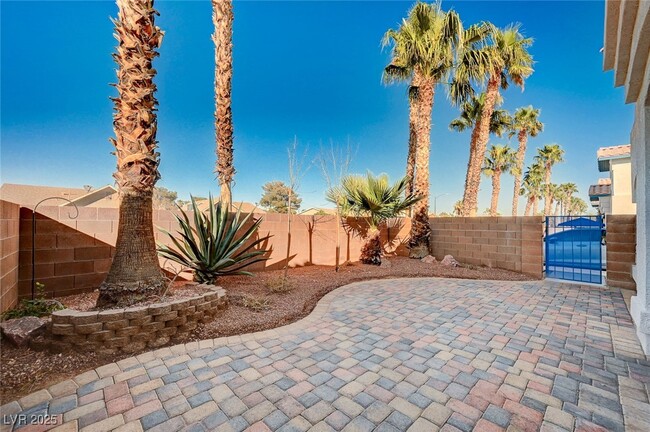 8152 Autumn Star Ave in Las Vegas, NV - Building Photo - Building Photo