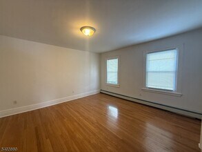 22 High St in Montclair, NJ - Building Photo - Building Photo