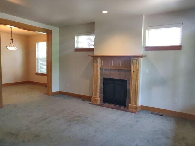 2379 NW Labiche Ln in Bend, OR - Building Photo - Building Photo