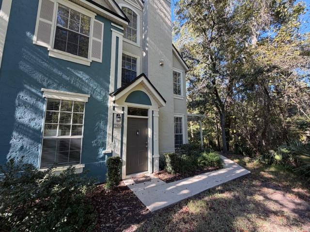 13703 Richmond Park Dr N