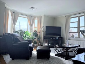 1180 Narragansett Blvd in Cranston, RI - Building Photo - Building Photo