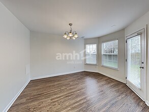 1568 Pebble Ridge Dr in Raleigh, NC - Foto de edificio - Building Photo