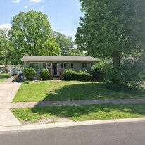 292 Meadowcrest Dr in Ferguson, MO - Building Photo