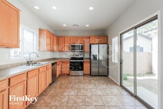 4680 E Laurel Ave in Gilbert, AZ - Foto de edificio - Building Photo