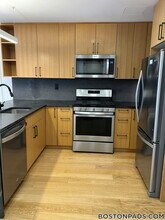 83 Gardner St, Unit 306 in Boston, MA - Foto de edificio - Building Photo